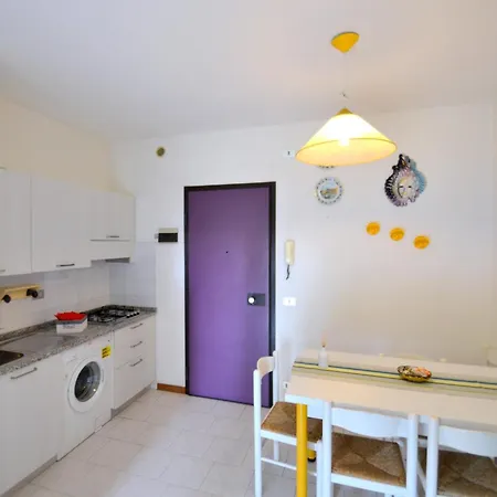 Beachfront Cozy Flat 1-bedroom With Balcony * Бибионе
