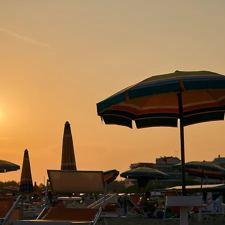 아파트 Beachfront Cozy Flat 1-bedroom With Balcony