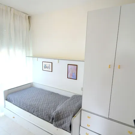 Beachfront Cozy Flat 1-bedroom With Balcony Апартаменты *
