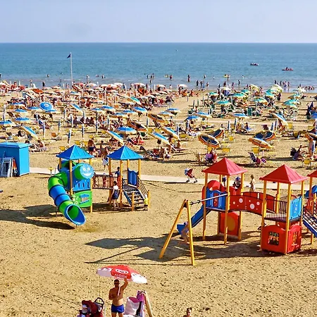 Beachfront Cozy Flat 1-bedroom With Balcony Апартаменты Бибионе