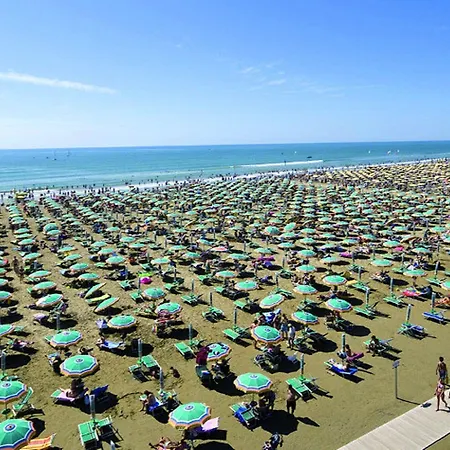 Beachfront Cozy Flat 1-bedroom With Balcony Bibione