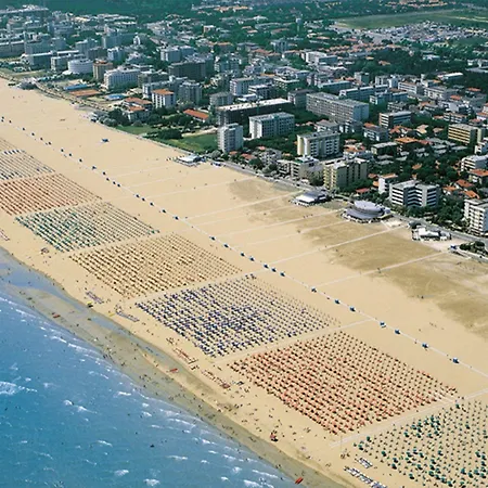 Beachfront Cozy Flat 1-bedroom With Balcony Bibione