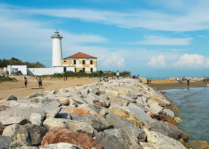 Beachfront Cozy Flat 1-bedroom With Balcony Апартаменты Бибионе